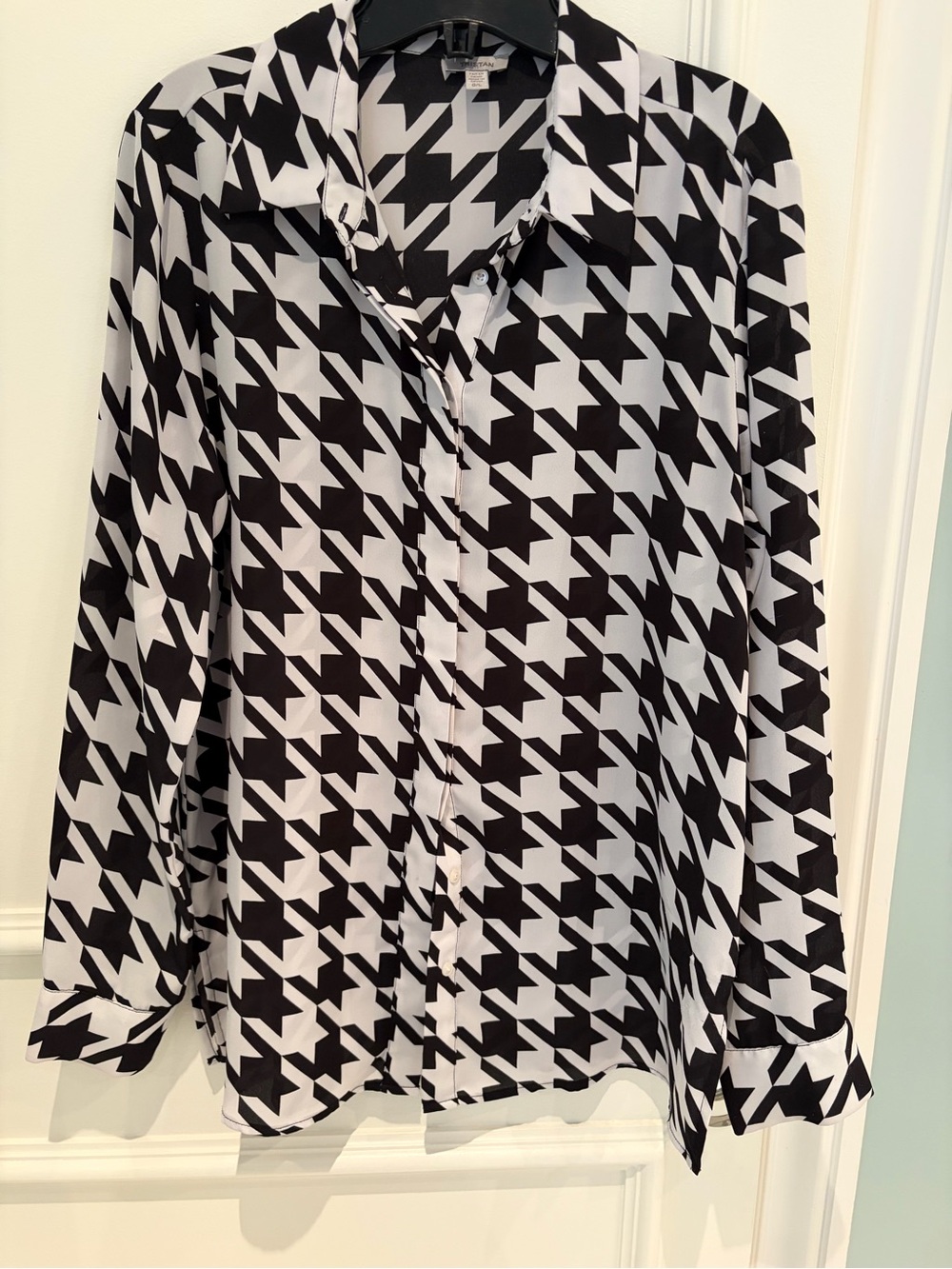 Tristan Black and White Houndstooth Button-Up Blouse